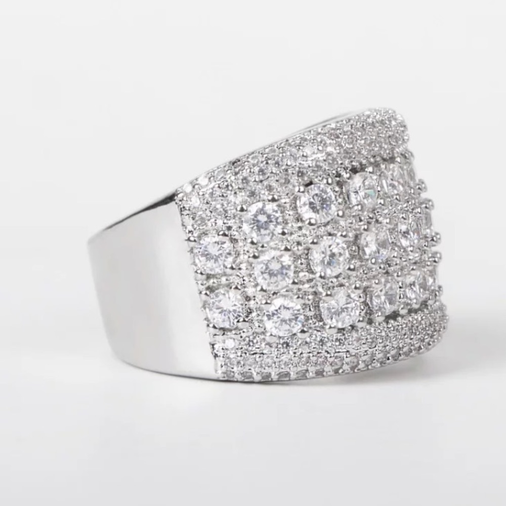 NEW 925 BAGUE STERLING SILVER DIAMOND RING, CUTE RING, SHINY RING. - Picture 4 of 9